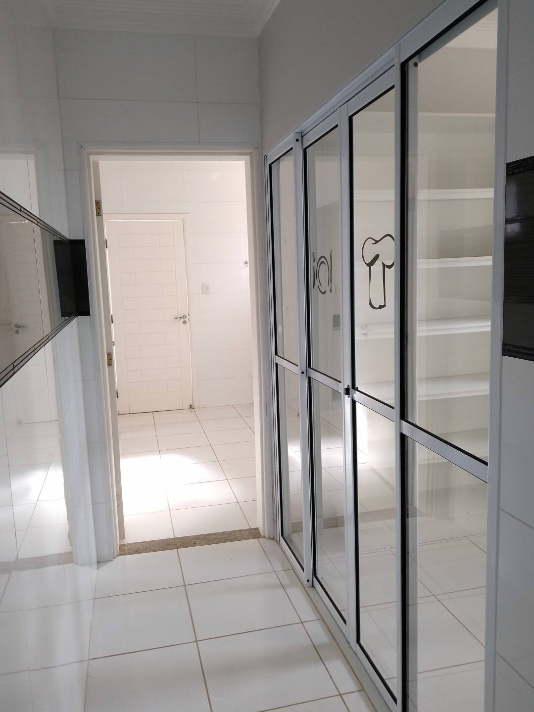 Casa à venda e aluguel com 3 quartos, 300m² - Foto 46