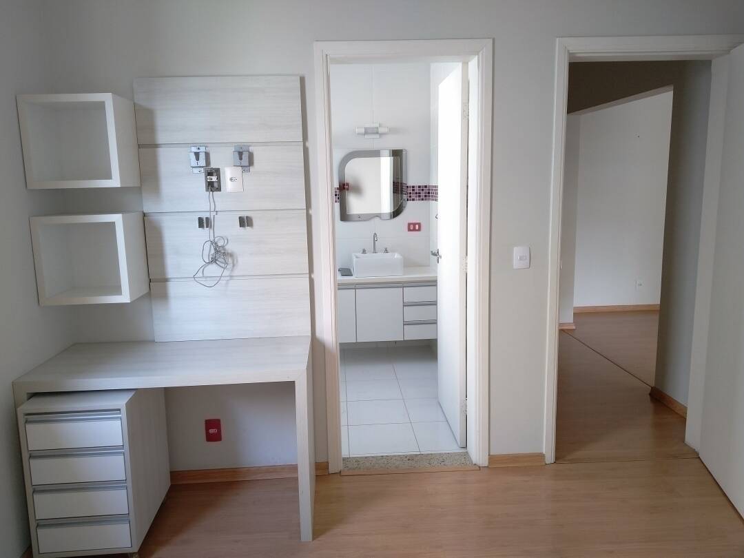 Casa à venda e aluguel com 3 quartos, 300m² - Foto 18