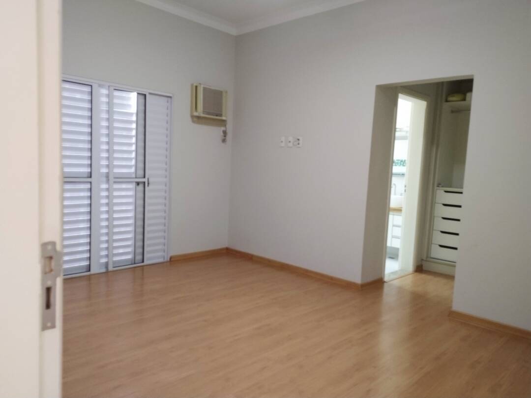 Casa à venda e aluguel com 3 quartos, 300m² - Foto 21