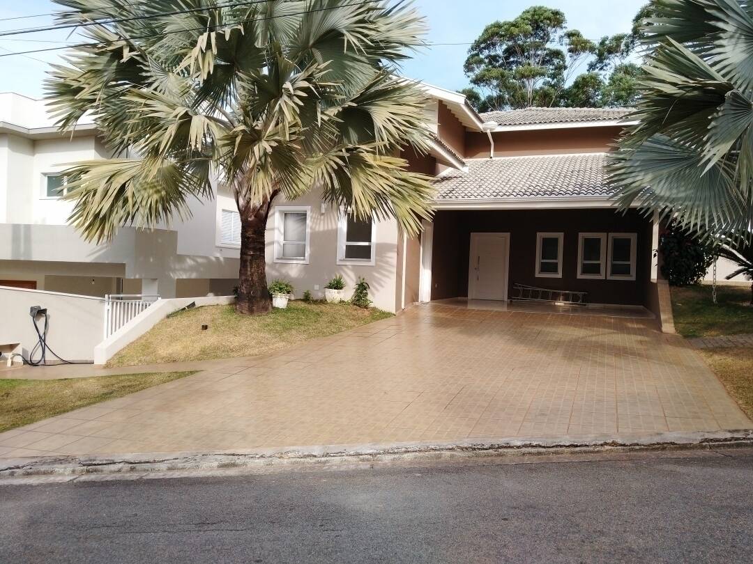 Casa à venda e aluguel com 3 quartos, 300m² - Foto 1