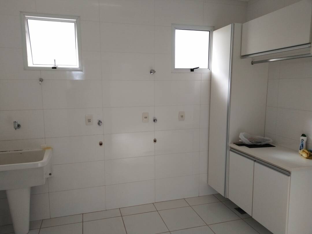 Casa à venda e aluguel com 3 quartos, 300m² - Foto 49