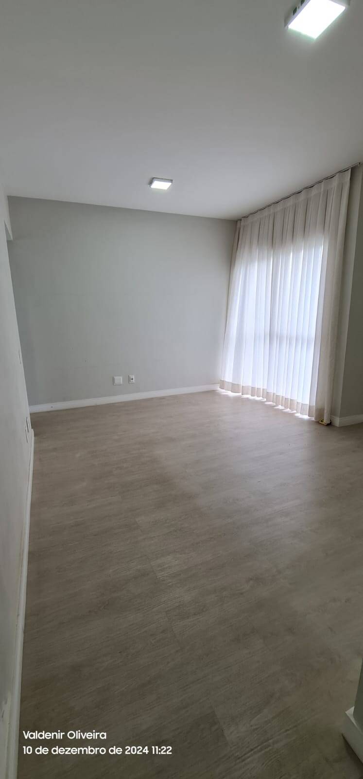 Apartamento à venda com 2 quartos, 60m² - Foto 2